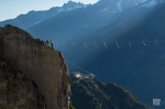121_20140902.Highline.VS.Wingsuit_ChamonixBrevent